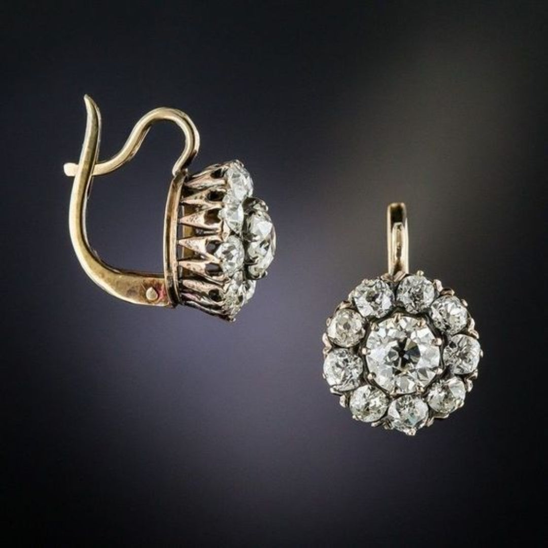 Vintage elegant gold earrings with flower made of zirconia
